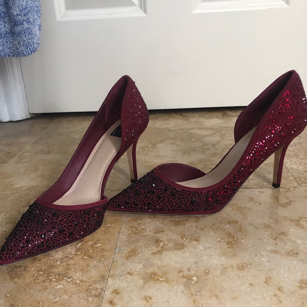 White House Black Market pumps